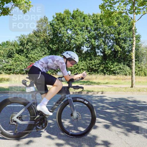 09.08.2026 - GEWOBA Citytriathlon Bremen Michael Burmester http://msf.ph/oto/9960071 09.08.2026 12:38:07 Radfahren 559, 603, 763, 806, 886, 897, 911, 960, 1017, 1113 meine-sportfotos.de
