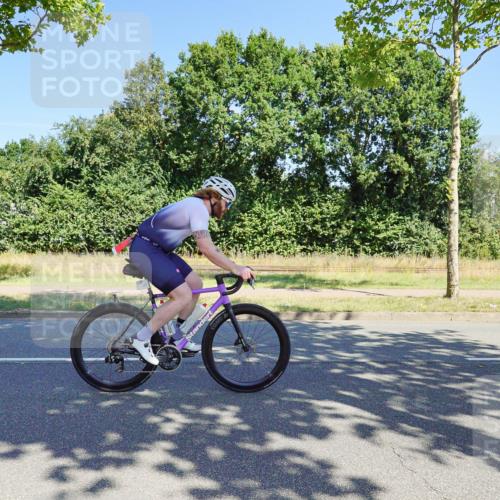 09.08.2026 - GEWOBA Citytriathlon Bremen Michael Burmester http://msf.ph/oto/9960076 09.08.2026 12:38:15 Radfahren 570, 596, 603, 672, 762, 763, 806, 886, 897, 911, 960 meine-sportfotos.de