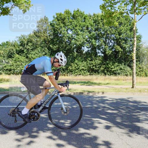 09.08.2026 - GEWOBA Citytriathlon Bremen Michael Burmester http://msf.ph/oto/9960085 09.08.2026 12:38:24 Radfahren 541, 570, 596, 603, 623, 672, 695, 762, 886 meine-sportfotos.de