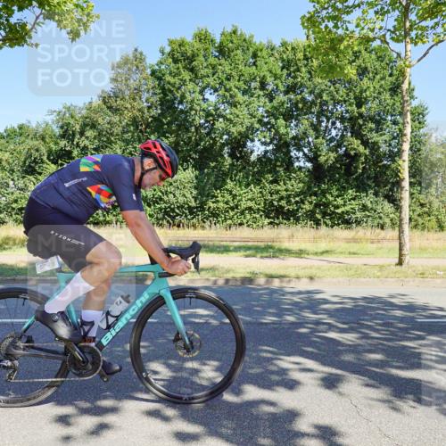 09.08.2026 - GEWOBA Citytriathlon Bremen Michael Burmester http://msf.ph/oto/9960144 09.08.2026 12:39:51 Radfahren 693, 696, 796, 834, 840, 871, 896, 923, 972, 998, 1154 meine-sportfotos.de