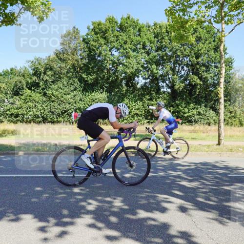 09.08.2026 - GEWOBA Citytriathlon Bremen Michael Burmester http://msf.ph/oto/9960189 09.08.2026 12:40:53 Radfahren 586, 601, 620, 644, 651, 774, 800, 805, 848, 976 meine-sportfotos.de