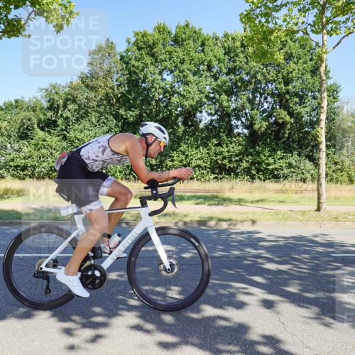 09.08.2026 - GEWOBA Citytriathlon Bremen Michael Burmester http://msf.ph/oto/9960201 09.08.2026 12:41:19 Radfahren 548, 702, 711, 858, 982, 1020 meine-sportfotos.de