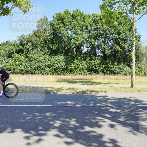 09.08.2026 - GEWOBA Citytriathlon Bremen Michael Burmester http://msf.ph/oto/9960232 09.08.2026 12:42:02 Radfahren 684, 1107, 1123, 1153 meine-sportfotos.de