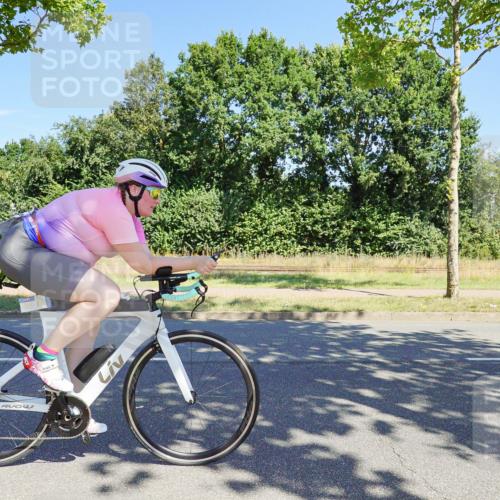 09.08.2026 - GEWOBA Citytriathlon Bremen Michael Burmester http://msf.ph/oto/9960241 09.08.2026 12:42:17 Radfahren 635, 753, 782, 1102, 1153 meine-sportfotos.de