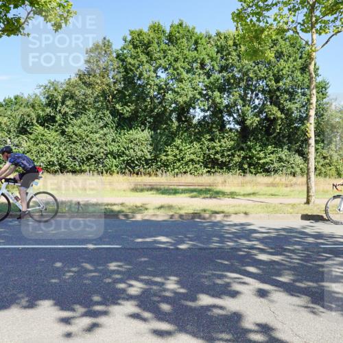 09.08.2026 - GEWOBA Citytriathlon Bremen Michael Burmester http://msf.ph/oto/9960244 09.08.2026 12:42:25 Radfahren 635, 768, 782, 870, 885, 1102 meine-sportfotos.de
