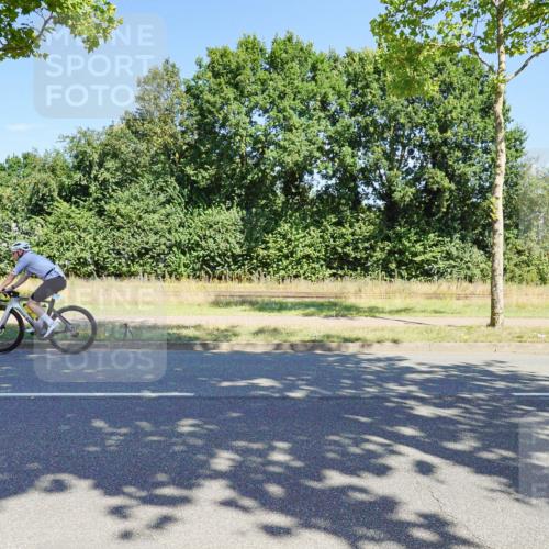 09.08.2026 - GEWOBA Citytriathlon Bremen Michael Burmester http://msf.ph/oto/9960267 09.08.2026 12:42:59 Radfahren 543, 588, 649, 785, 890, 942, 1010, 1104, 1140 meine-sportfotos.de