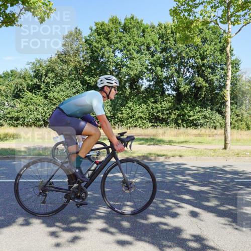 09.08.2026 - GEWOBA Citytriathlon Bremen Michael Burmester http://msf.ph/oto/9960268 09.08.2026 12:42:59 Radfahren 543, 588, 649, 785, 890, 942, 1010, 1104, 1140 meine-sportfotos.de