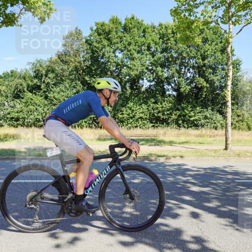 09.08.2026 - GEWOBA Citytriathlon Bremen Michael Burmester http://msf.ph/oto/9960269 09.08.2026 12:43:00 Radfahren 543, 588, 649, 785, 890, 942, 1010, 1104, 1140 meine-sportfotos.de