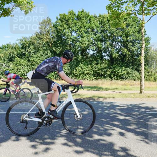 09.08.2026 - GEWOBA Citytriathlon Bremen Michael Burmester http://msf.ph/oto/9960273 09.08.2026 12:43:13 Radfahren 543, 546, 558, 649, 674, 859, 887, 945, 991, 996, 1010, 1108 meine-sportfotos.de