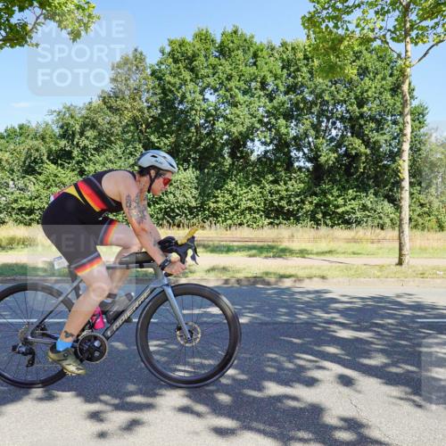 09.08.2026 - GEWOBA Citytriathlon Bremen Michael Burmester http://msf.ph/oto/9960277 09.08.2026 12:43:18 Radfahren 546, 558, 621, 674, 700, 732, 859, 887, 898, 944, 945, 989, 991, 996, 1105, 1108 meine-sportfotos.de