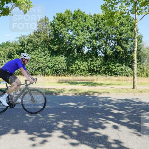 09.08.2026 - GEWOBA Citytriathlon Bremen Michael Burmester http://msf.ph/oto/9960280 09.08.2026 12:43:20 Radfahren 546, 558, 621, 674, 700, 732, 859, 887, 898, 944, 945, 989, 991, 996, 1105, 1108 meine-sportfotos.de