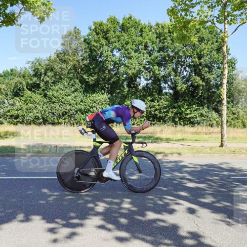 09.08.2026 - GEWOBA Citytriathlon Bremen Michael Burmester http://msf.ph/oto/9960281 09.08.2026 12:43:21 Radfahren 546, 558, 621, 643, 674, 700, 732, 859, 887, 898, 944, 945, 989, 991, 996, 1105, 1108 meine-sportfotos.de