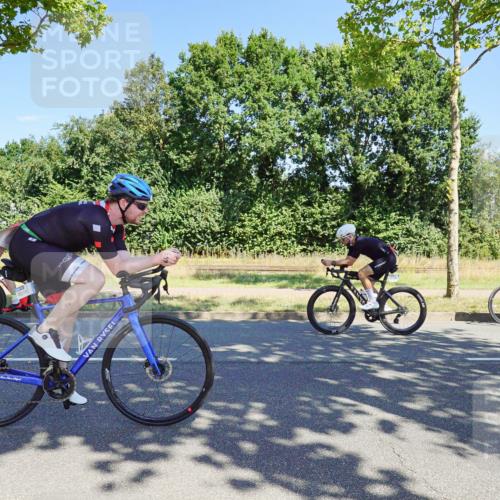 09.08.2026 - GEWOBA Citytriathlon Bremen Michael Burmester http://msf.ph/oto/9960286 09.08.2026 12:43:27 Radfahren 546, 558, 621, 643, 674, 700, 712, 732, 797, 898, 944, 989, 991, 1105, 1108, 1148 meine-sportfotos.de