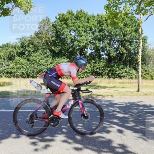 09.08.2026 - GEWOBA Citytriathlon Bremen Michael Burmester http://msf.ph/oto/9960304 09.08.2026 12:43:57 Radfahren 614, 633, 951, 1125 meine-sportfotos.de