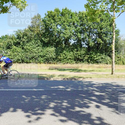 09.08.2026 - GEWOBA Citytriathlon Bremen Michael Burmester http://msf.ph/oto/9960306 09.08.2026 12:44:02 Radfahren 614, 661, 891, 951 meine-sportfotos.de