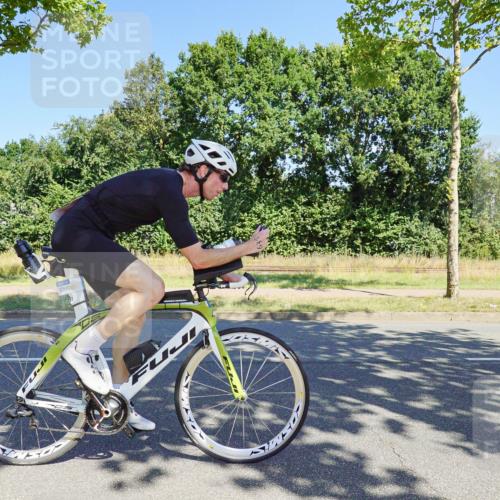 09.08.2026 - GEWOBA Citytriathlon Bremen Michael Burmester http://msf.ph/oto/9960363 09.08.2026 12:45:06 Radfahren 556, 597, 607, 610, 631, 666, 676, 690, 813, 831, 843, 853, 862, 985, 1117, 1128 meine-sportfotos.de