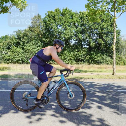 09.08.2026 - GEWOBA Citytriathlon Bremen Michael Burmester http://msf.ph/oto/9960368 09.08.2026 12:45:11 Radfahren 549, 556, 597, 607, 610, 631, 676, 690, 738, 843, 853, 862, 878, 997, 1128, 1157 meine-sportfotos.de
