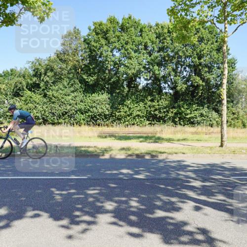 09.08.2026 - GEWOBA Citytriathlon Bremen Michael Burmester http://msf.ph/oto/9960425 09.08.2026 12:46:37 Radfahren 575, 579, 650, 652, 958 meine-sportfotos.de