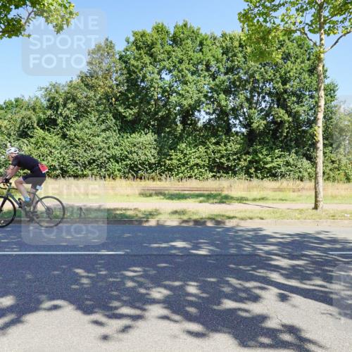09.08.2026 - GEWOBA Citytriathlon Bremen Michael Burmester http://msf.ph/oto/9960427 09.08.2026 12:46:40 Radfahren 575, 579, 591, 650, 652 meine-sportfotos.de