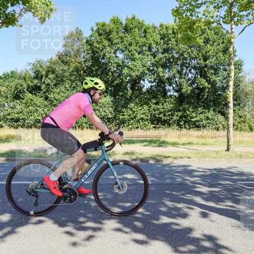 09.08.2026 - GEWOBA Citytriathlon Bremen Michael Burmester http://msf.ph/oto/9960429 09.08.2026 12:46:42 Radfahren 112, 579, 591, 650, 652, 692 meine-sportfotos.de