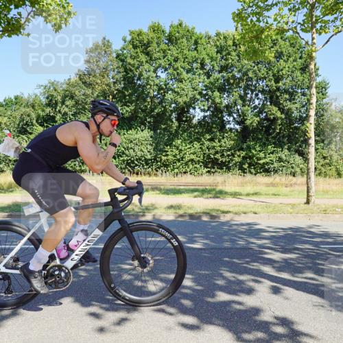 09.08.2026 - GEWOBA Citytriathlon Bremen Michael Burmester http://msf.ph/oto/9960430 09.08.2026 12:46:43 Radfahren 112, 579, 591, 616, 650, 652, 692 meine-sportfotos.de