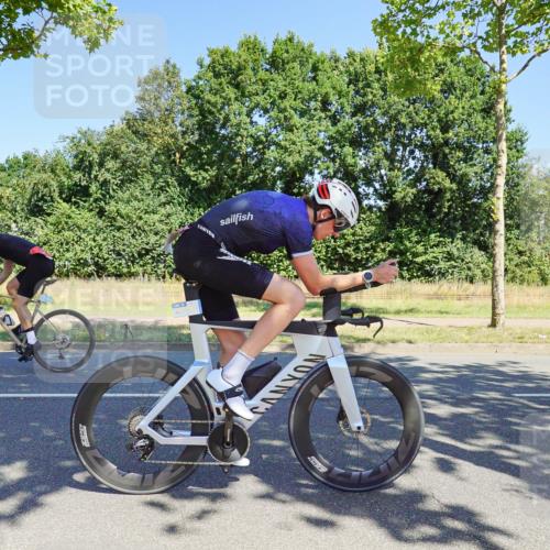 09.08.2026 - GEWOBA Citytriathlon Bremen Michael Burmester http://msf.ph/oto/9960440 09.08.2026 12:47:00 Radfahren 112, 580, 591, 616, 692, 697 meine-sportfotos.de