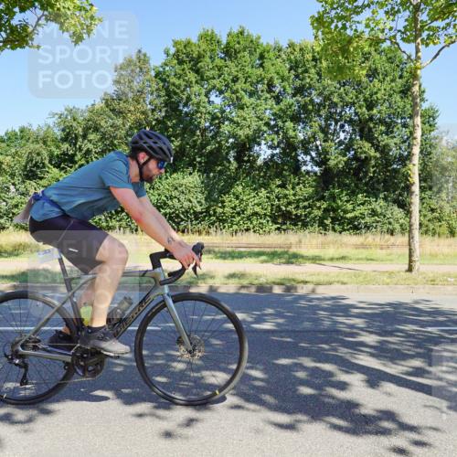 09.08.2026 - GEWOBA Citytriathlon Bremen Michael Burmester http://msf.ph/oto/9960481 09.08.2026 12:48:07 Radfahren 547, 563, 683, 688, 811, 883, 955, 1103, 1116 meine-sportfotos.de