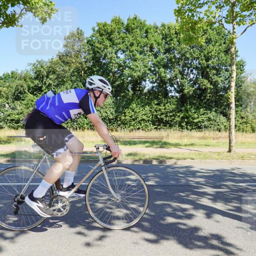 09.08.2026 - GEWOBA Citytriathlon Bremen Michael Burmester http://msf.ph/oto/9960483 09.08.2026 12:48:09 Radfahren 547, 563, 683, 688, 811, 883, 955, 1103, 1116 meine-sportfotos.de