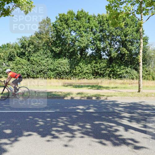 09.08.2026 - GEWOBA Citytriathlon Bremen Michael Burmester http://msf.ph/oto/9960487 09.08.2026 12:48:16 Radfahren 547, 563, 605, 677, 683, 688, 955 meine-sportfotos.de