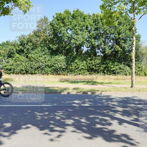 09.08.2026 - GEWOBA Citytriathlon Bremen Michael Burmester http://msf.ph/oto/9960496 09.08.2026 12:48:35 Radfahren 544, 561, 613, 645, 769, 795, 822, 824, 882 meine-sportfotos.de