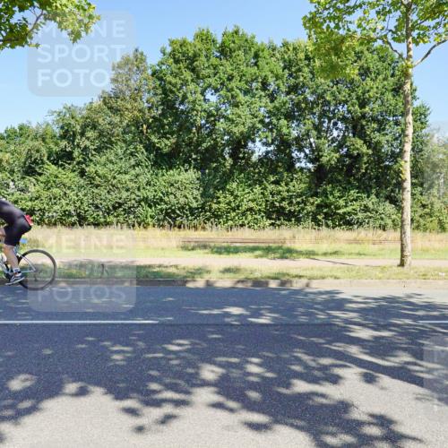 09.08.2026 - GEWOBA Citytriathlon Bremen Michael Burmester http://msf.ph/oto/9960520 09.08.2026 12:49:09 Radfahren 647, 724, 765, 905, 999, 1141 meine-sportfotos.de