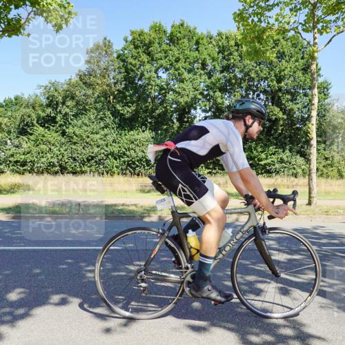 09.08.2026 - GEWOBA Citytriathlon Bremen Michael Burmester http://msf.ph/oto/9960521 09.08.2026 12:49:09 Radfahren 647, 724, 765, 905, 999, 1141 meine-sportfotos.de