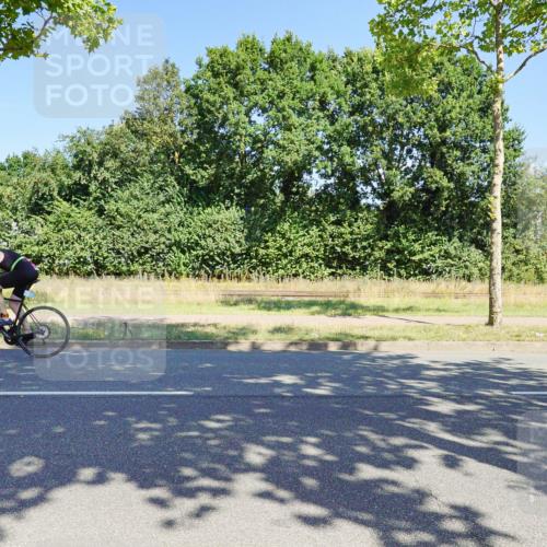 09.08.2026 - GEWOBA Citytriathlon Bremen Michael Burmester http://msf.ph/oto/9960522 09.08.2026 12:49:10 Radfahren 647, 724, 765, 905, 999, 1141 meine-sportfotos.de