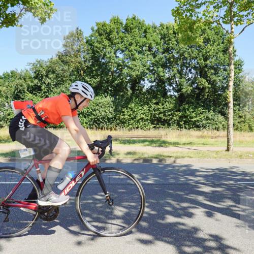 09.08.2026 - GEWOBA Citytriathlon Bremen Michael Burmester http://msf.ph/oto/9960523 09.08.2026 12:49:11 Radfahren 647, 724, 765, 905, 999, 1141 meine-sportfotos.de