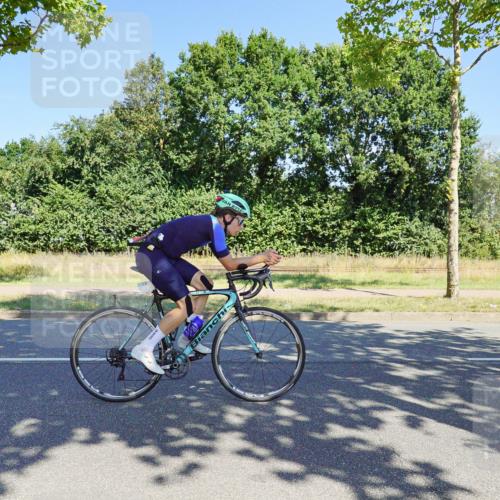 09.08.2026 - GEWOBA Citytriathlon Bremen Michael Burmester http://msf.ph/oto/9960529 09.08.2026 12:49:19 Radfahren 569, 583, 647, 757, 765, 905, 999, 1160 meine-sportfotos.de