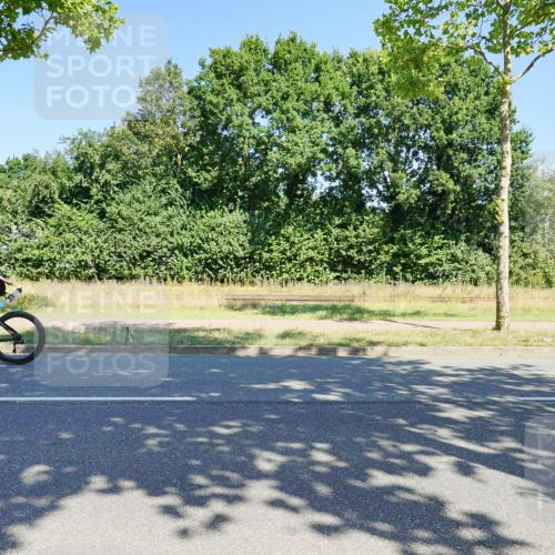 09.08.2026 - GEWOBA Citytriathlon Bremen Michael Burmester http://msf.ph/oto/9960564 09.08.2026 12:50:10 Radfahren 557, 589, 686, 773, 777, 784, 875, 947, 1008, 1145 meine-sportfotos.de