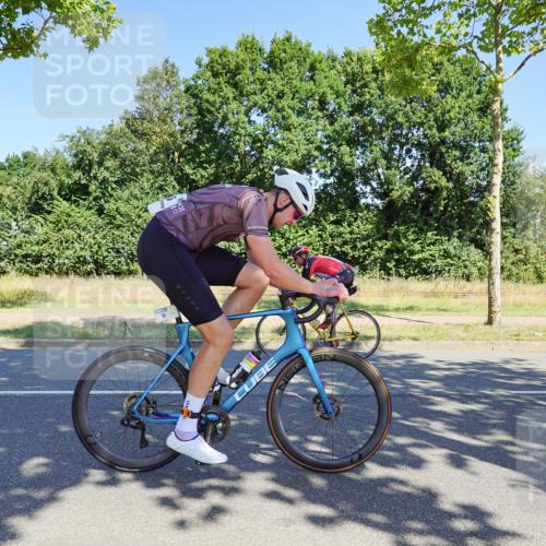 09.08.2026 - GEWOBA Citytriathlon Bremen Michael Burmester http://msf.ph/oto/9960565 09.08.2026 12:50:11 Radfahren 557, 589, 686, 773, 777, 784, 875, 947, 1008, 1145 meine-sportfotos.de