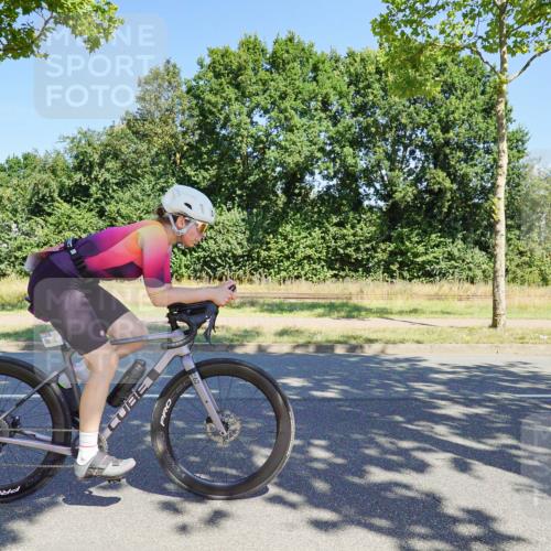 09.08.2026 - GEWOBA Citytriathlon Bremen Michael Burmester http://msf.ph/oto/9960567 09.08.2026 12:50:15 Radfahren 557, 589, 686, 784, 875, 947, 964, 1145 meine-sportfotos.de