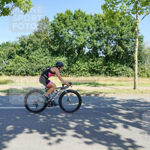 09.08.2026 - GEWOBA Citytriathlon Bremen Michael Burmester http://msf.ph/oto/9960569 09.08.2026 12:50:18 Radfahren 557, 589, 875, 947, 964, 1145 meine-sportfotos.de