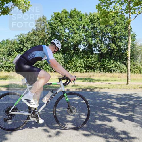 09.08.2026 - GEWOBA Citytriathlon Bremen Michael Burmester http://msf.ph/oto/9960588 09.08.2026 12:50:52 Radfahren 594, 624, 730, 799, 808, 879, 932, 987, 1016, 1137, 1139 meine-sportfotos.de