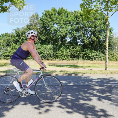09.08.2026 - GEWOBA Citytriathlon Bremen Michael Burmester http://msf.ph/oto/9960600 09.08.2026 12:51:10 Radfahren 606, 808, 884, 1133 meine-sportfotos.de