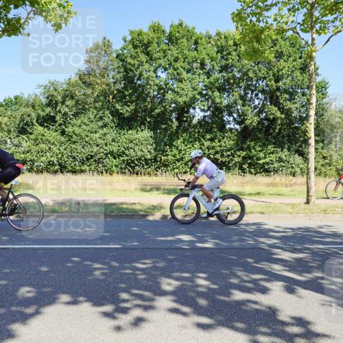 09.08.2026 - GEWOBA Citytriathlon Bremen Michael Burmester http://msf.ph/oto/9960604 09.08.2026 12:51:21 Radfahren 606, 884, 1019, 1133 meine-sportfotos.de