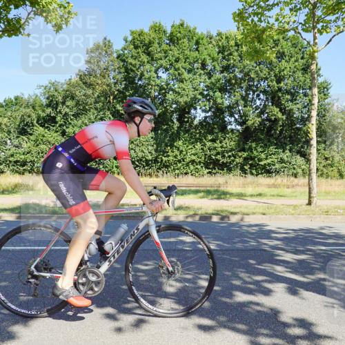 09.08.2026 - GEWOBA Citytriathlon Bremen Michael Burmester http://msf.ph/oto/9960619 09.08.2026 12:51:40 Radfahren 560, 562, 595, 668, 756, 787, 877, 880, 909, 914, 1013, 1110, 1143, 1155 meine-sportfotos.de