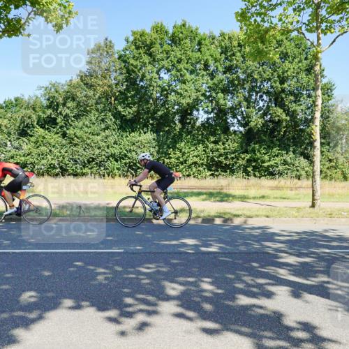 09.08.2026 - GEWOBA Citytriathlon Bremen Michael Burmester http://msf.ph/oto/9960623 09.08.2026 12:51:47 Radfahren 562, 595, 668, 787, 867, 877, 909, 914, 1013, 1143, 1155 meine-sportfotos.de