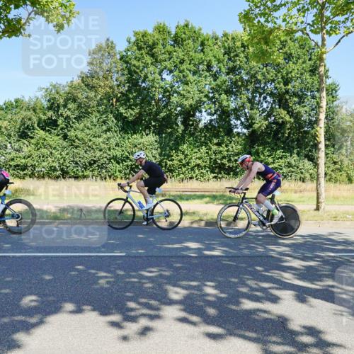 09.08.2026 - GEWOBA Citytriathlon Bremen Michael Burmester http://msf.ph/oto/9960627 09.08.2026 12:51:52 Radfahren 545, 582, 615, 668, 867, 877, 909, 914, 1013, 1143 meine-sportfotos.de