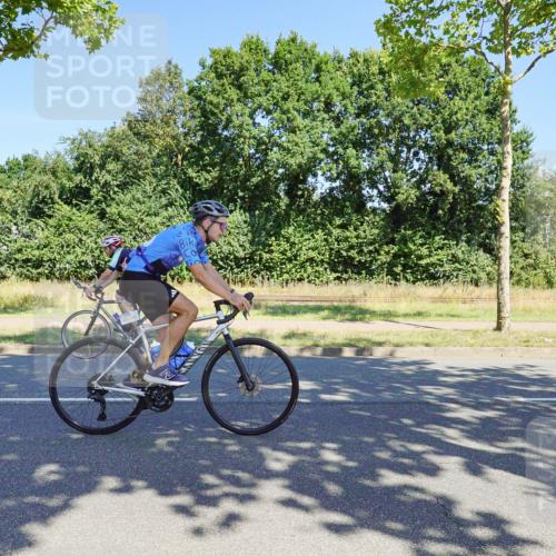 09.08.2026 - GEWOBA Citytriathlon Bremen Michael Burmester http://msf.ph/oto/9960631 09.08.2026 12:51:57 Radfahren 545, 582, 615, 820, 867, 990, 1013 meine-sportfotos.de
