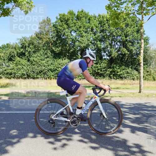 09.08.2026 - GEWOBA Citytriathlon Bremen Michael Burmester http://msf.ph/oto/9960642 09.08.2026 12:52:15 Radfahren 679, 682, 717, 750, 820, 826, 979, 1130 meine-sportfotos.de