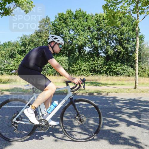 09.08.2026 - GEWOBA Citytriathlon Bremen Michael Burmester http://msf.ph/oto/9960657 09.08.2026 12:52:41 Radfahren 611, 636, 655, 716, 726, 739, 778, 807, 1009 meine-sportfotos.de
