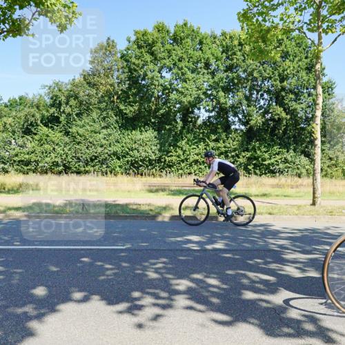09.08.2026 - GEWOBA Citytriathlon Bremen Michael Burmester http://msf.ph/oto/9960663 09.08.2026 12:52:50 Radfahren 598, 611, 655, 726, 739, 807, 1009 meine-sportfotos.de