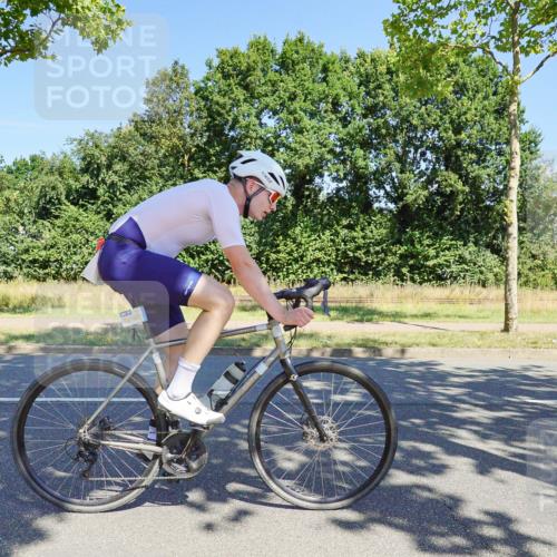 09.08.2026 - GEWOBA Citytriathlon Bremen Michael Burmester http://msf.ph/oto/9960669 09.08.2026 12:53:08 Radfahren 555, 600, 604, 748, 855, 920, 921, 1129 meine-sportfotos.de
